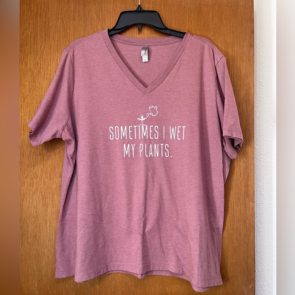 Women’s Plant Themed Tee size 2XL